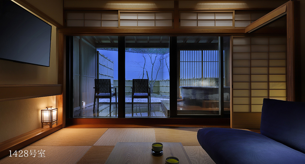 和室8畳+ツインベッド+源泉かけ流し陶器の露天風呂